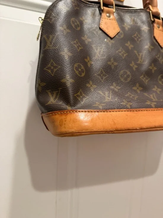 Louis Vuitton Monogram Alma - Picture 6 of 13